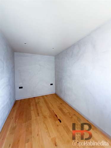 Estúdio no Porto com varanda.