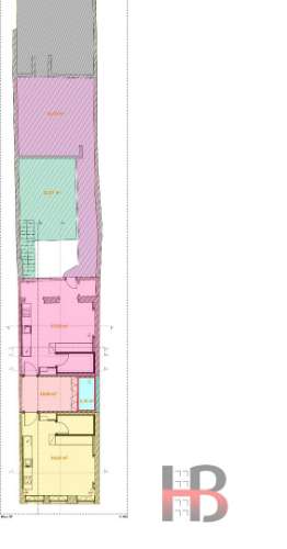 Estúdio no Porto com varanda e arrumo.