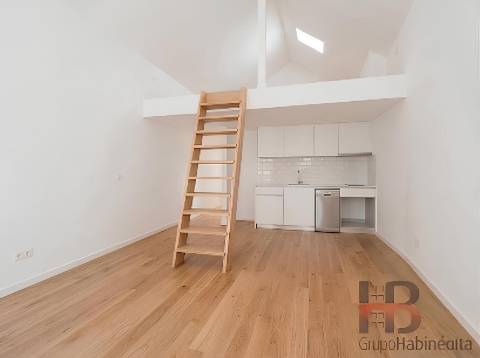 Apartamento T1+1 Mezanino à Venda em Cedofeita – Porto