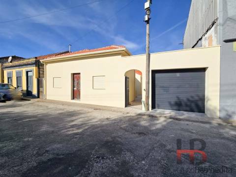 Moradia T1 com Mezanino e Terraço Privativo - Paranhos / Areosa