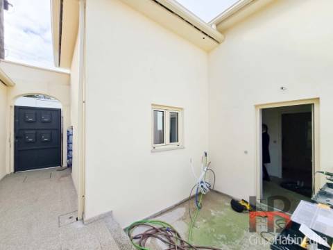 Moradia T1 com Mezanino e Terraço Privativo - Paranhos / Areosa