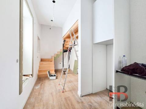 Moradia T1 com Mezanino e Terraço Privativo - Paranhos / Areosa