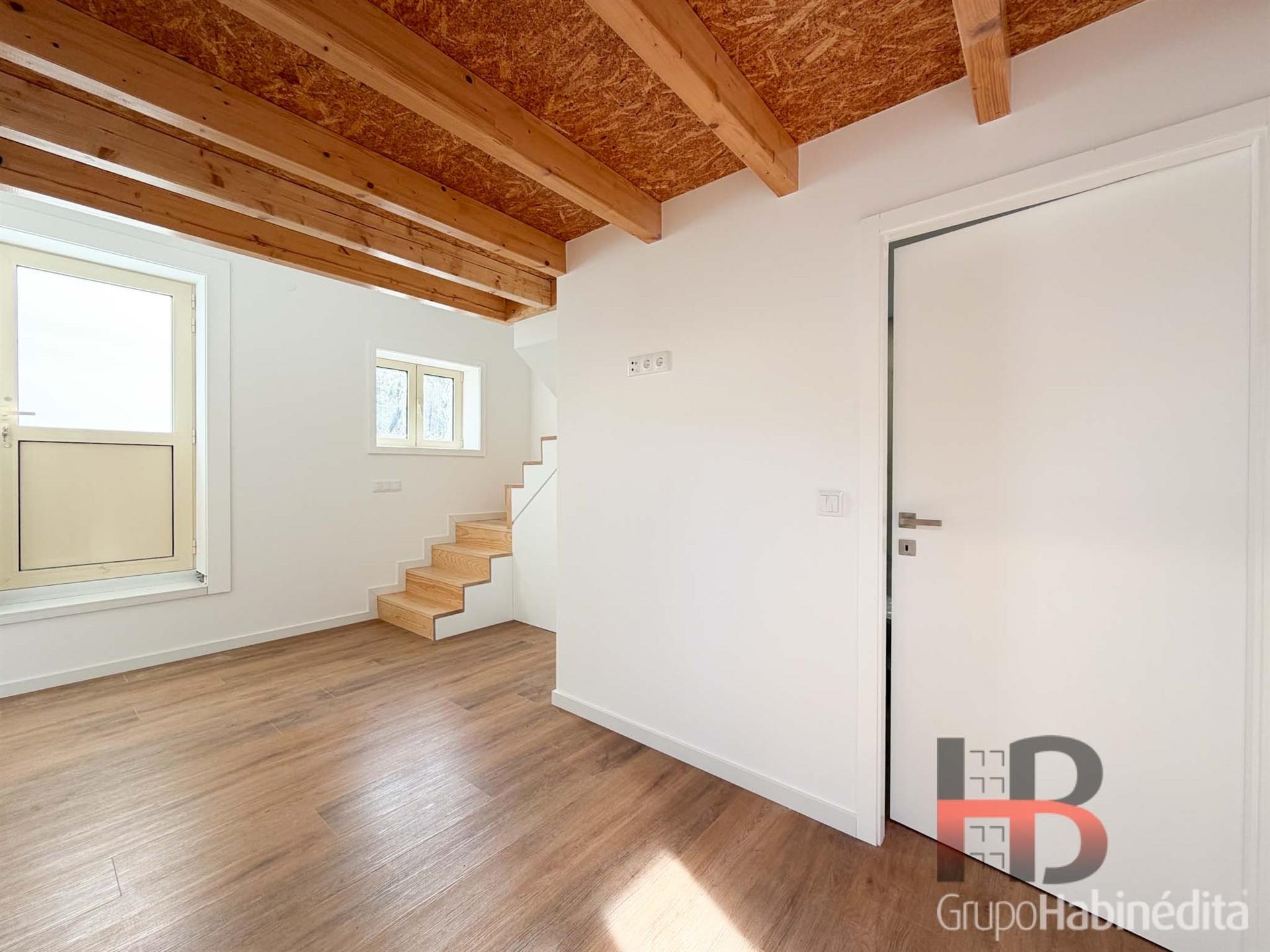 Moradia T1 com Mezanino e Terraço Privativo - Paranhos / Areosa