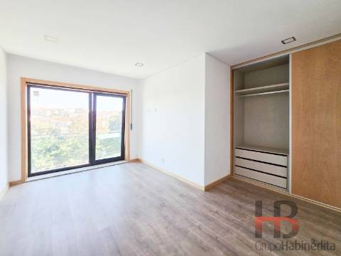 Moradia Geminada T3 Venda em Mafamude e Vilar do Paraíso,Vila Nova de Gaia