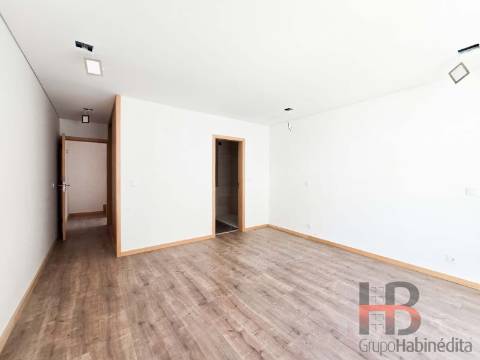 Moradia Geminada T3 Venda em Mafamude e Vilar do Paraíso,Vila Nova de Gaia