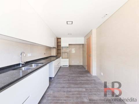 Moradia Geminada T3 Venda em Mafamude e Vilar do Paraíso,Vila Nova de Gaia