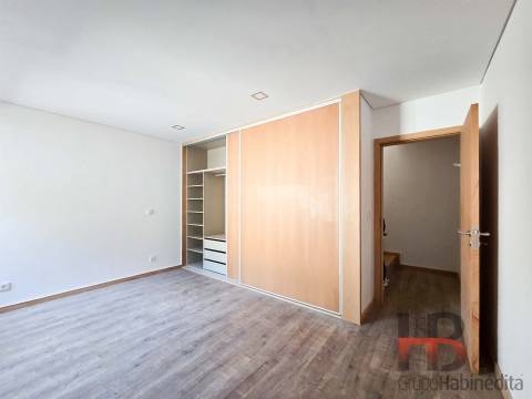 Moradia Geminada T3 Venda em Mafamude e Vilar do Paraíso,Vila Nova de Gaia
