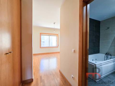 Moradia Geminada T3 Arrendamento em Gulpilhares e Valadares,Vila Nova de Gaia