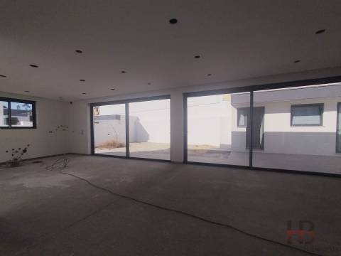 Moradia T4 Venda em Santa Maria da Feira, Travanca, Sanfins e Espargo,Santa Maria da Feira