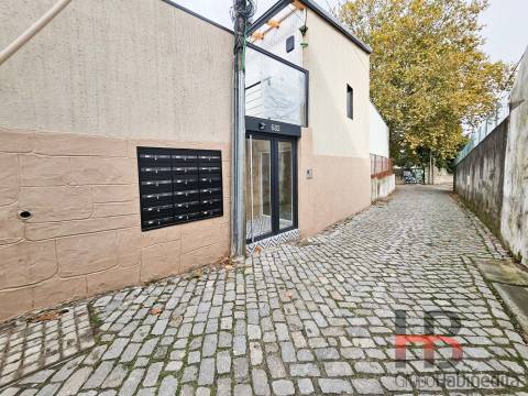 Casa Térrea T1 Reabilitada numa Ilha Típica - Campanhã, Porto