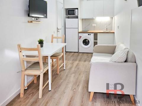 Casa Térrea T1 Reabilitada numa Ilha Típica - Campanhã, Porto