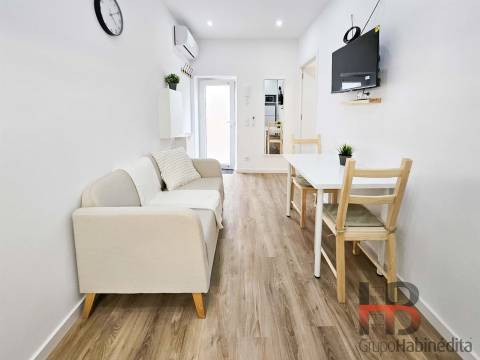 Casa Térrea T1 Reabilitada numa Ilha Típica - Campanhã, Porto