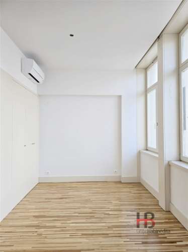 Apartamento T0 na Baixa do Porto | Reabilitação Urbana com Elegância e Modernidade