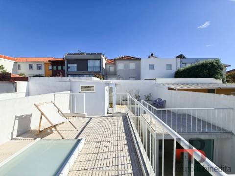 Moradia em Banda T4 Venda em Aldoar, Foz do Douro e Nevogilde,Porto