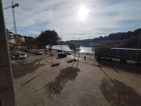 Loja  Venda em Lordelo do Ouro e Massarelos,Porto