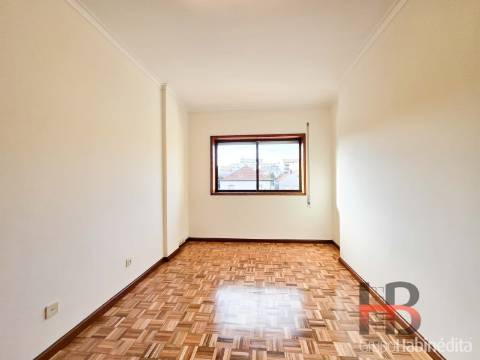 Apartamento T2+1 Arrendamento em Bonfim,Porto