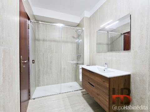 Apartamento T2+1 Arrendamento em Bonfim,Porto