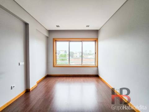 Apartamento T2 Arrendamento em Cedofeita, Santo Ildefonso, Sé, Miragaia, São Nicolau e Vitória,Porto