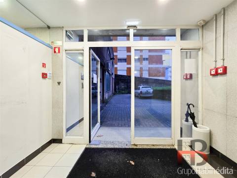 Loja  Arrendamento em Gondomar (São Cosme), Valbom e Jovim,Gondomar