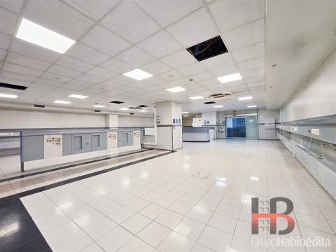 Loja  Arrendamento em Gondomar (São Cosme), Valbom e Jovim,Gondomar