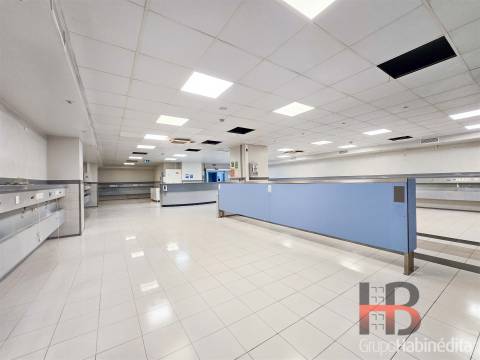 Loja  Arrendamento em Gondomar (São Cosme), Valbom e Jovim,Gondomar