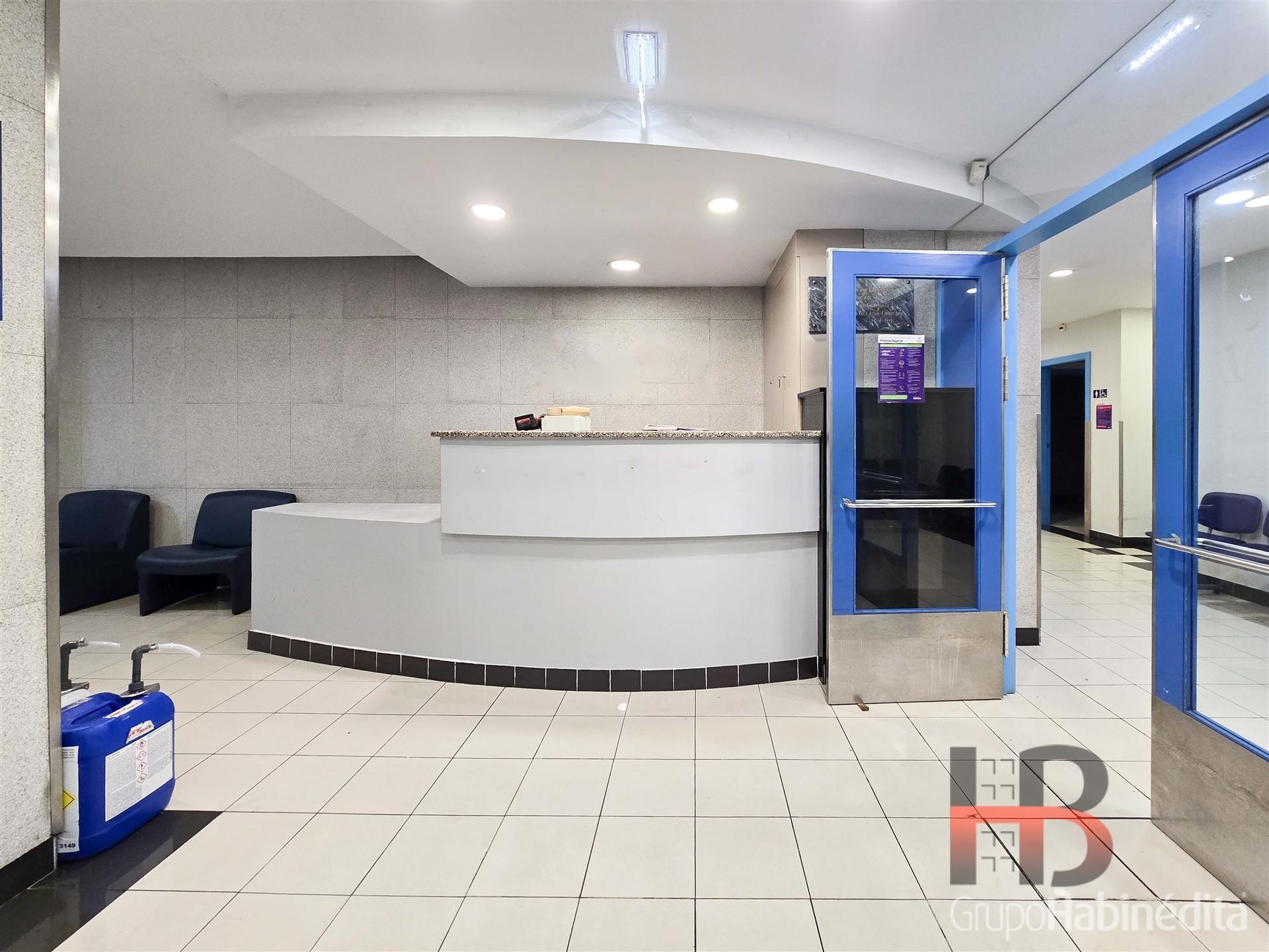 Loja  Venda em Gondomar (São Cosme), Valbom e Jovim,Gondomar