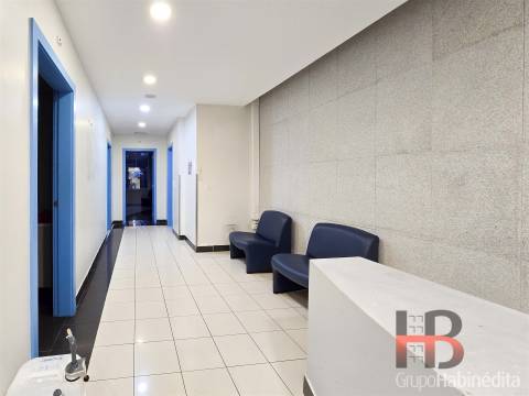 Loja  Venda em Gondomar (São Cosme), Valbom e Jovim,Gondomar