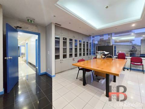 Loja  Venda em Gondomar (São Cosme), Valbom e Jovim,Gondomar