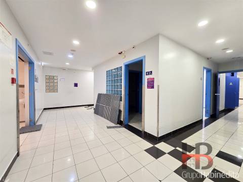 Loja  Venda em Gondomar (São Cosme), Valbom e Jovim,Gondomar