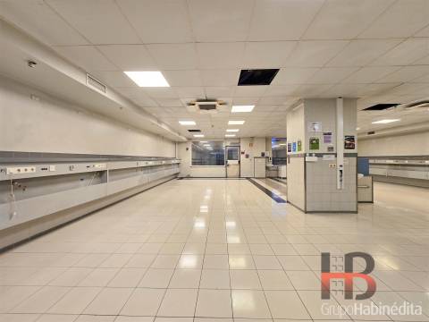 Loja  Venda em Gondomar (São Cosme), Valbom e Jovim,Gondomar