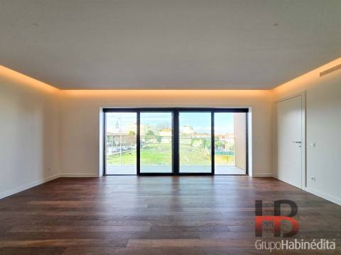Apartamento T3 Arrendamento em Ramalde,Porto