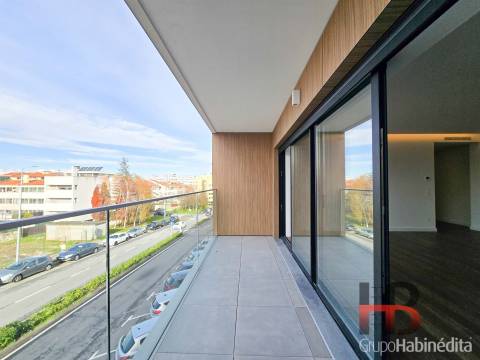 Apartamento T3 Arrendamento em Ramalde,Porto