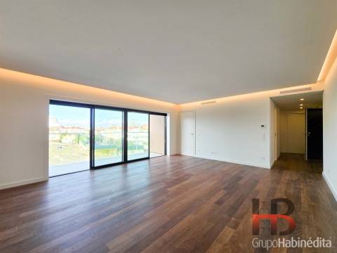 Apartamento T3 Arrendamento em Ramalde,Porto