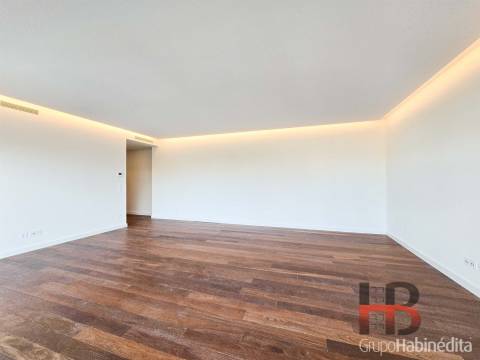 Apartamento T3 Arrendamento em Ramalde,Porto
