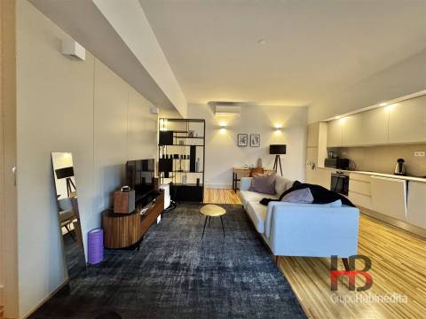 T1 Mobilado para Arrendar no Largo dos Poveiros | Porto