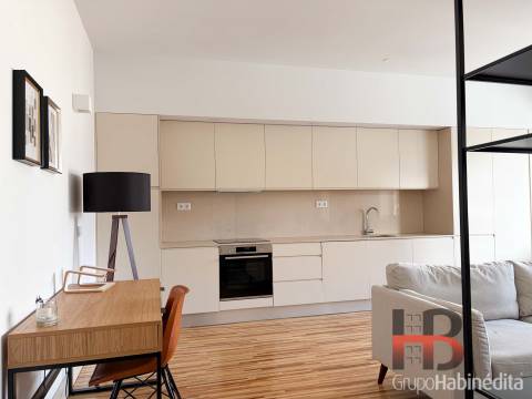 T1 Mobilado para Arrendar no Largo dos Poveiros | Porto