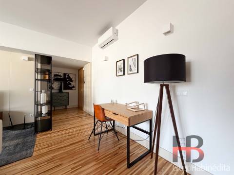 T1 Mobilado para Arrendar no Largo dos Poveiros | Porto