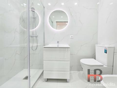 Apartamento T2 Remodelado em Cedofeita, Porto - Rua Antero de Quental