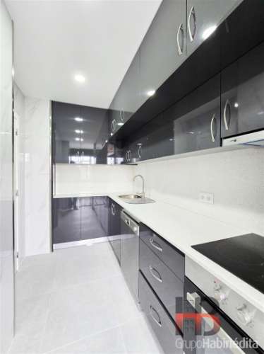 Apartamento T2 Remodelado em Cedofeita, Porto - Rua Antero de Quental