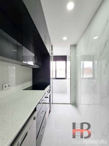 Apartamento T2 Remodelado em Cedofeita, Porto - Rua Antero de Quental