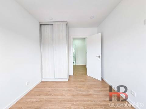 Apartamento T2 Remodelado em Cedofeita, Porto - Rua Antero de Quental