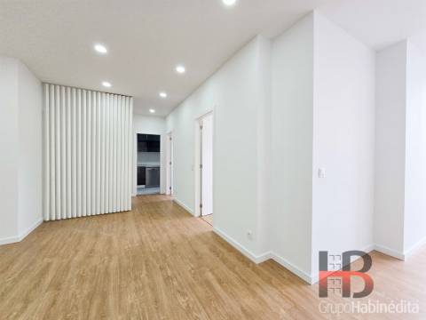 Apartamento T2 Remodelado em Cedofeita, Porto - Rua Antero de Quental