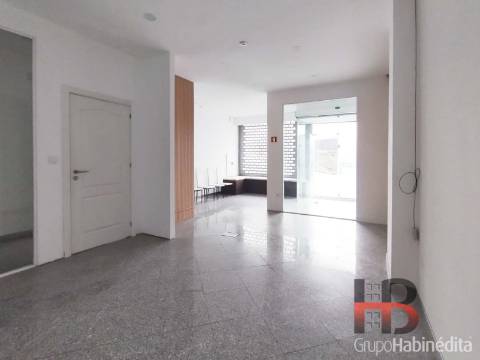 Loja  Arrendamento em Pedrouços,Maia