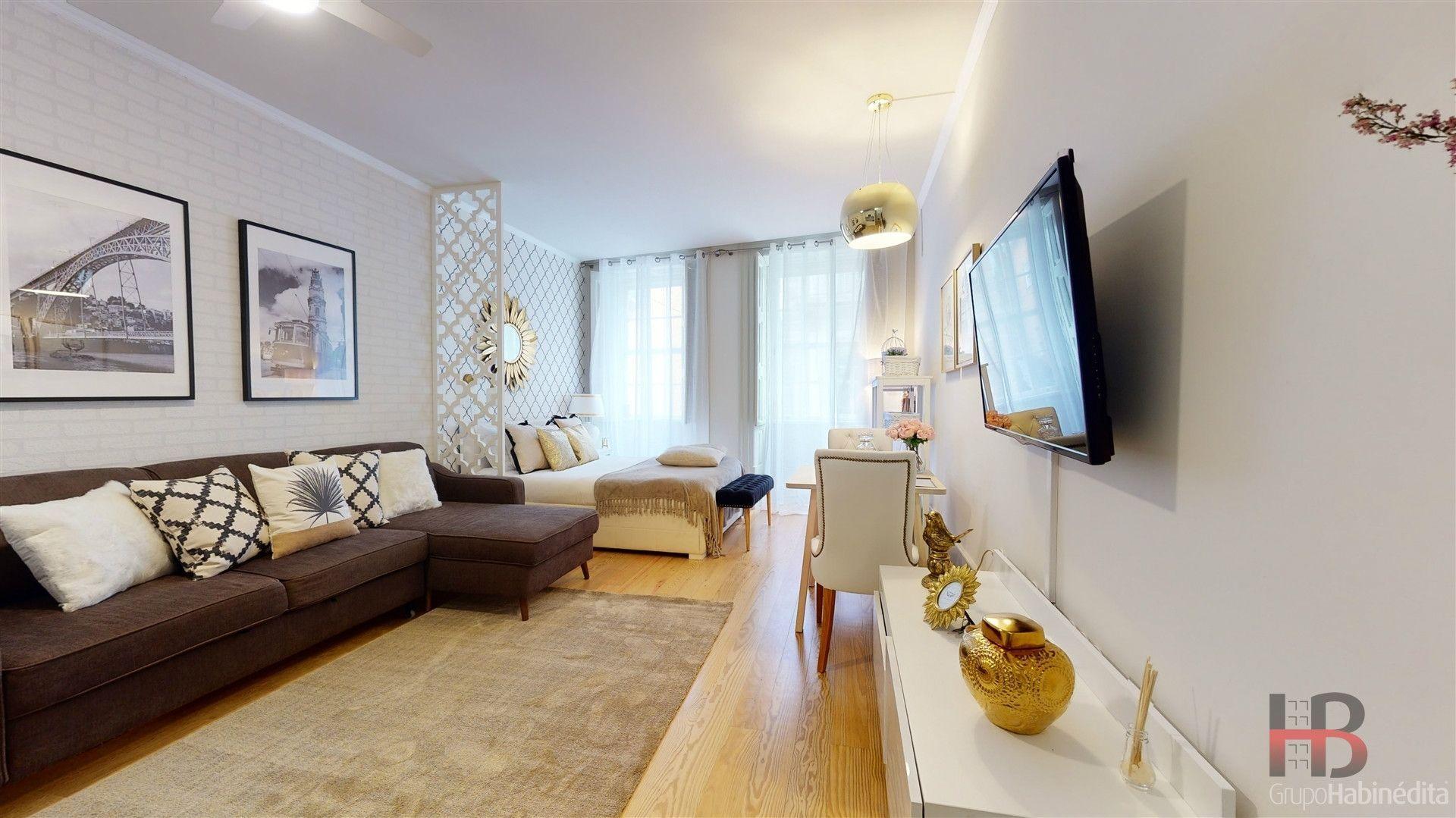 Acolhedor T0 na baixa do Porto - centro Histórico