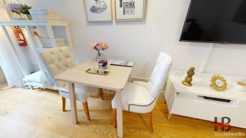 Acolhedor T0 na baixa do Porto - centro Histórico