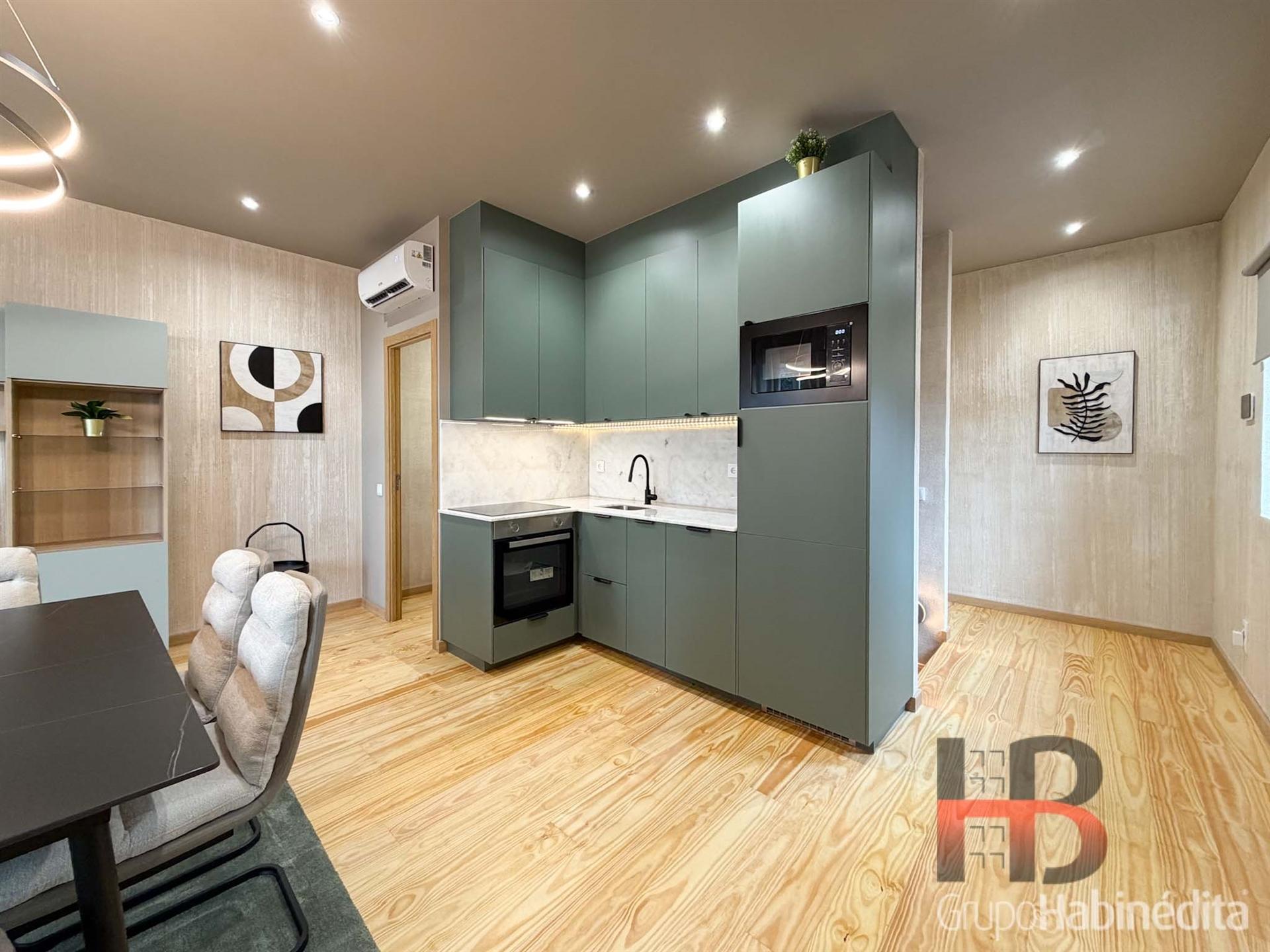 Antas 230 | Apartamento Duplex Mobilado e Equipado nas Antas, Porto