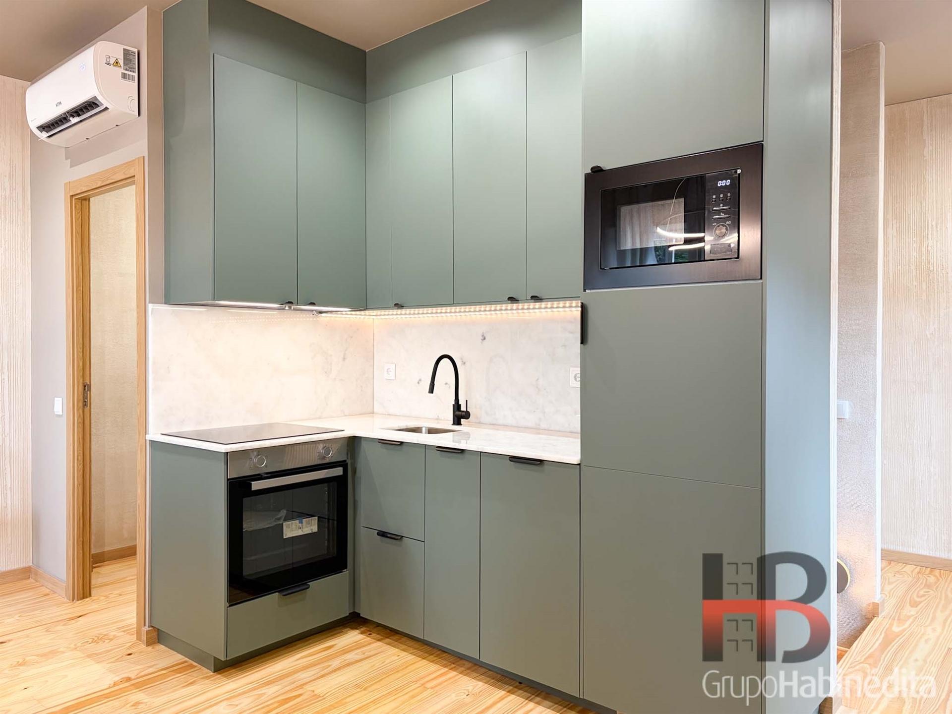 Antas 230 | Apartamento Duplex Mobilado e Equipado nas Antas, Porto