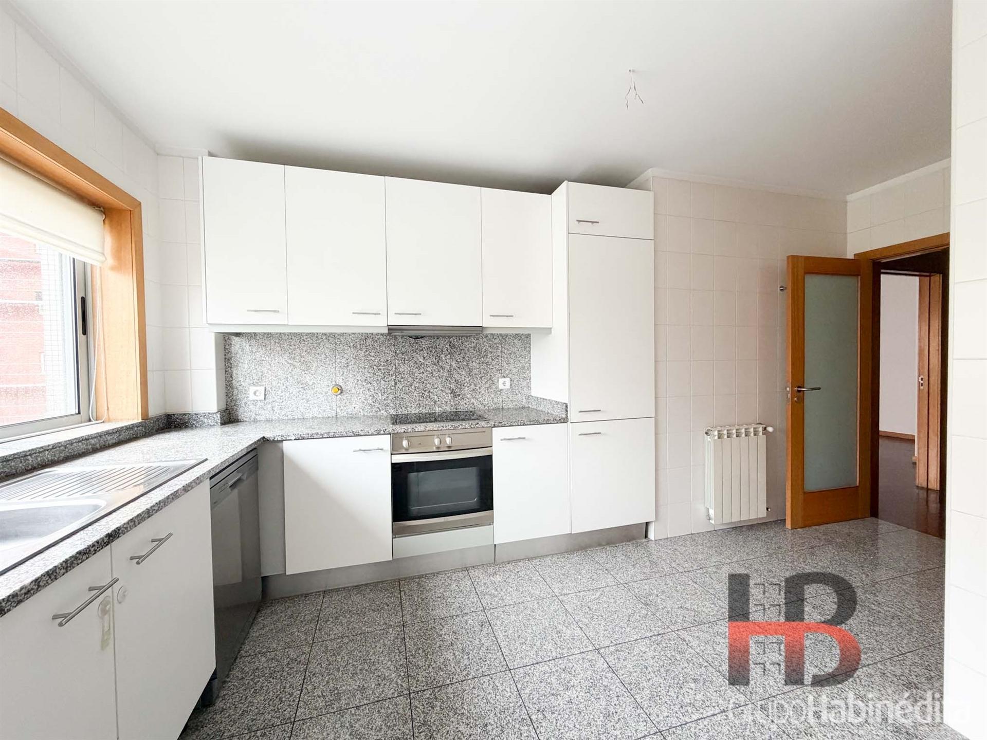 Apartamento T3 Arrendamento em Custóias, Leça do Balio e Guifões,Matosinhos