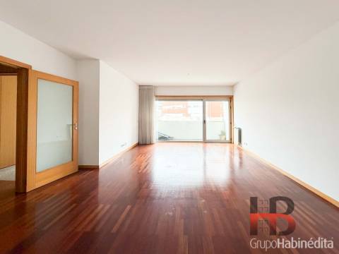 Apartamento T3 Arrendamento em Custóias, Leça do Balio e Guifões,Matosinhos