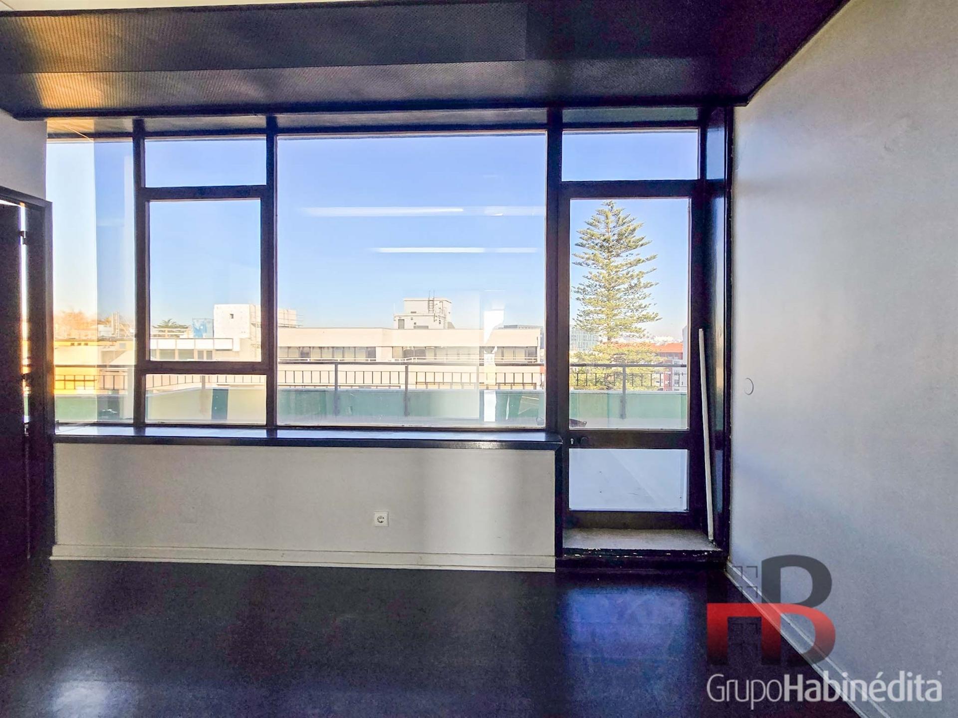 Escritório  Arrendamento em Lordelo do Ouro e Massarelos,Porto